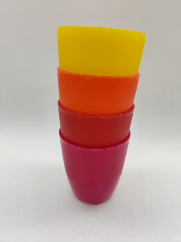 4 Picknick Trinkbecher / Kunststoffgläser Set / Camping-Becher